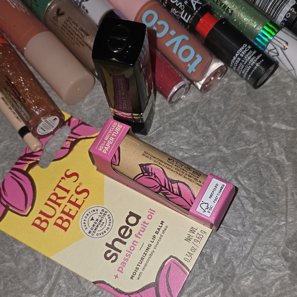 ♡♡♡ Assorted Lipstick and Lip Gloss Set Including Dior Disney Too Faced And MORE - Picture 9 of 11